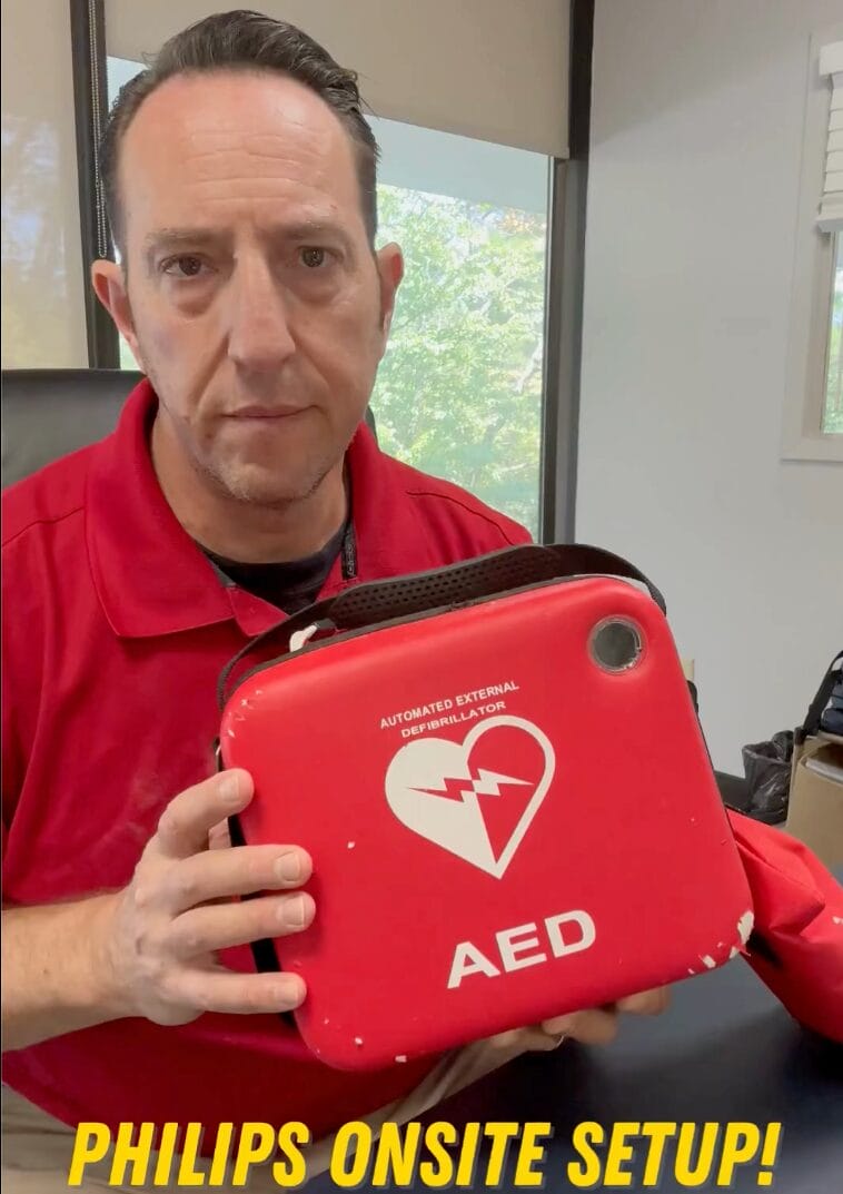 Video describing How to set up a Philips Heartstart OnSite AED